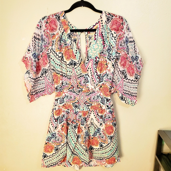Anthropologie Pants - Anthropologie Maeve Boho Paisley Flutter Sleeve V-Neck Romper Size 4 Petite